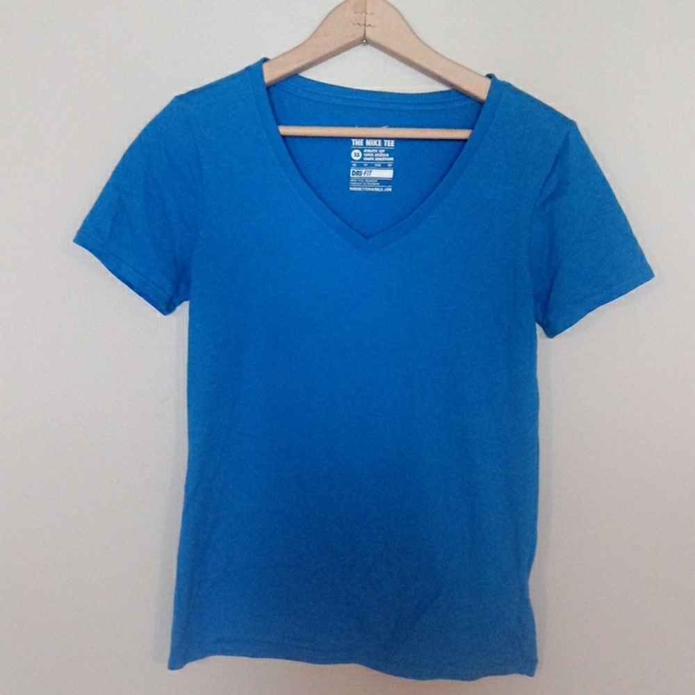 (NWOT) Nike Dri-fit v-neck t shirt xs